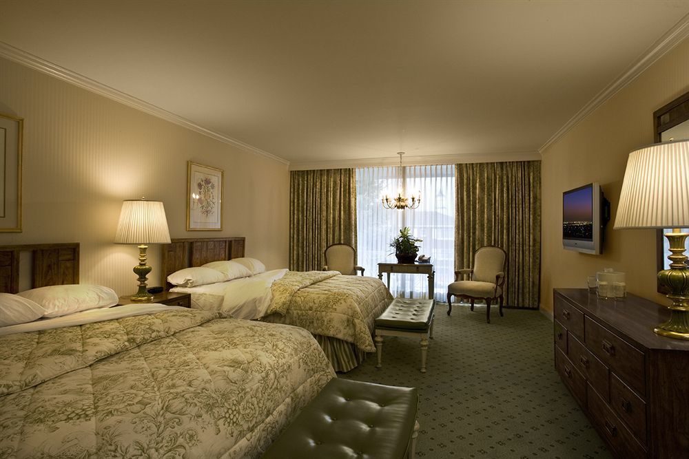 - Wyoming Hotel