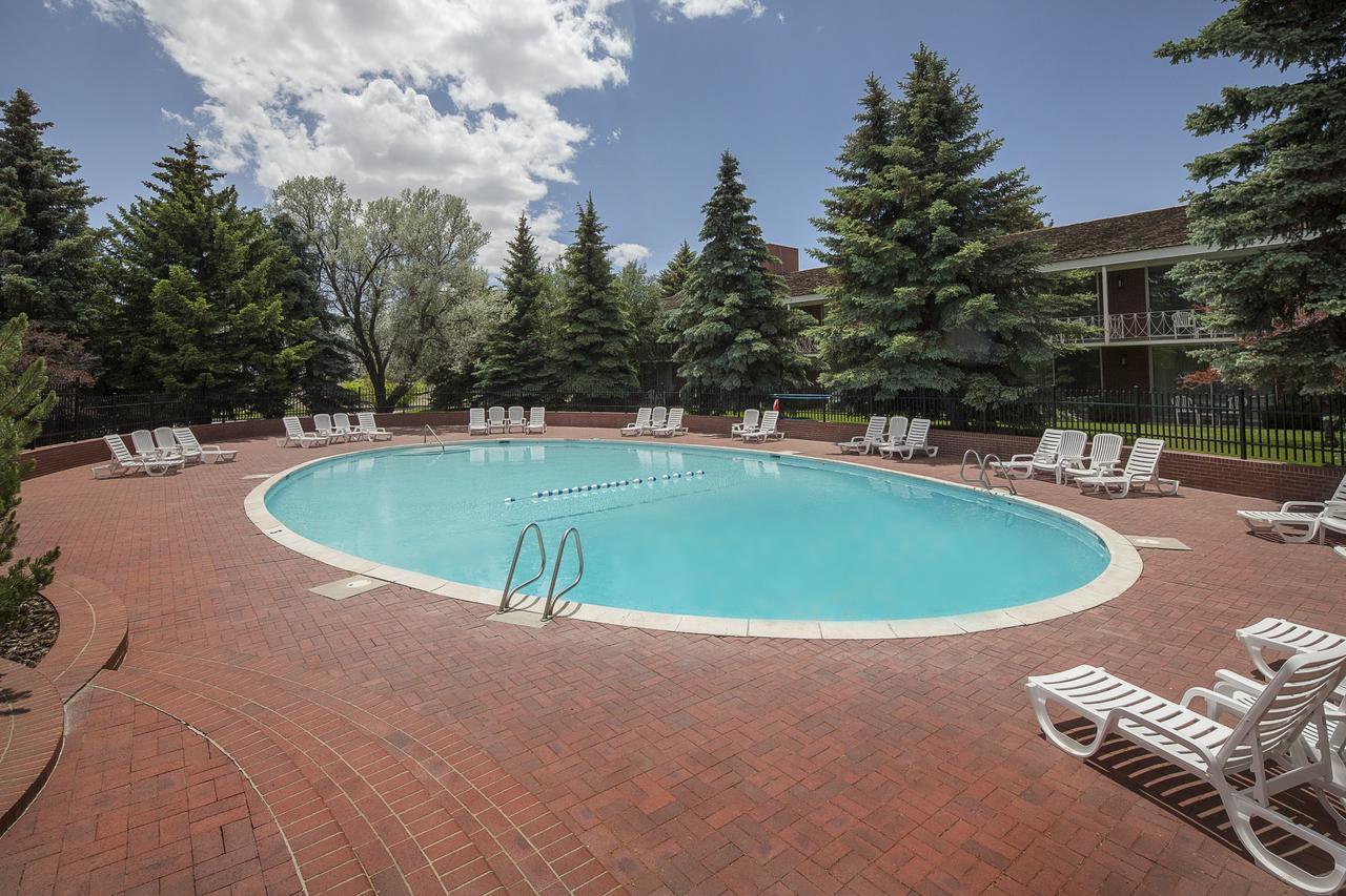 - Wyoming 4* Little America