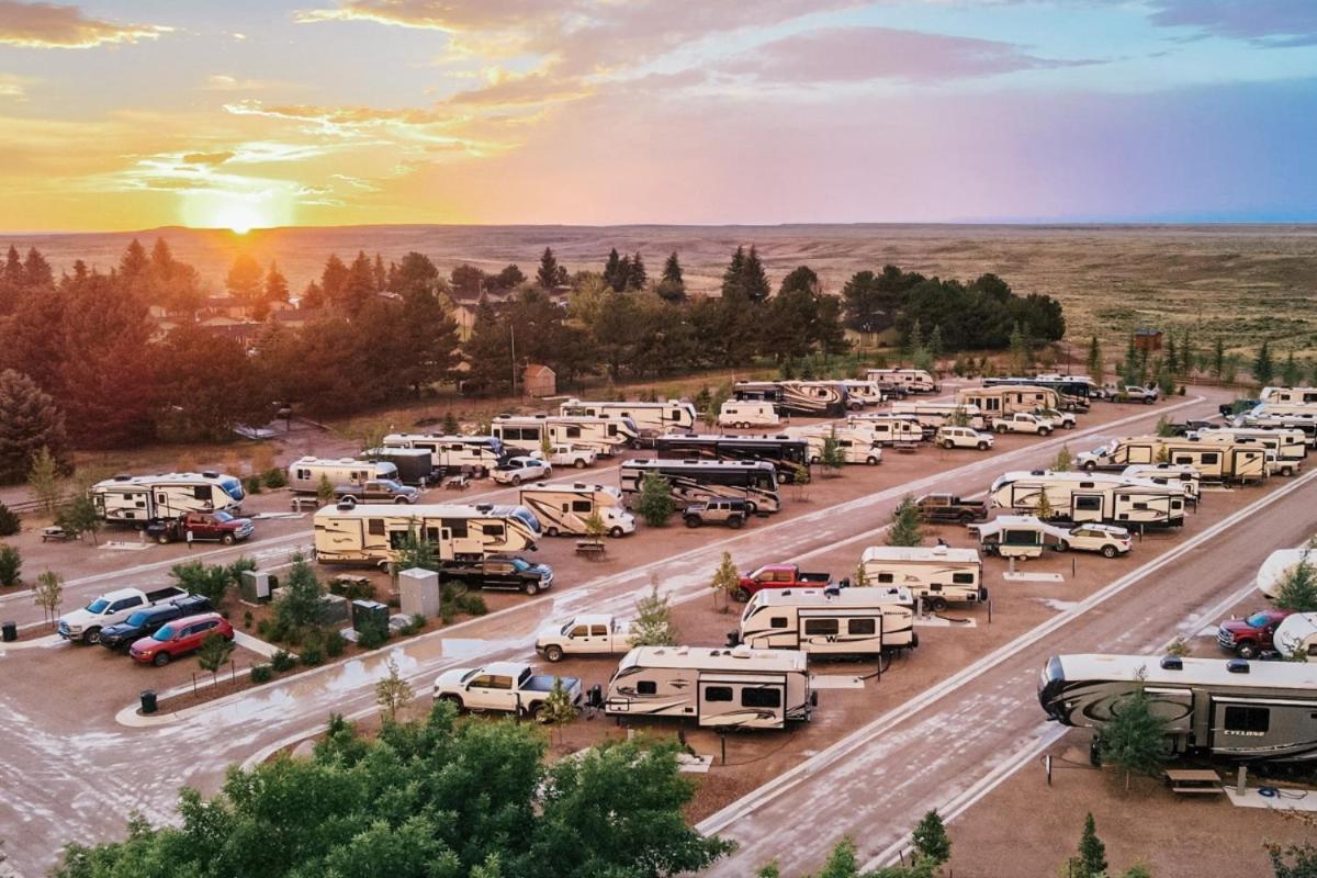 - Wyoming Hotel Little America